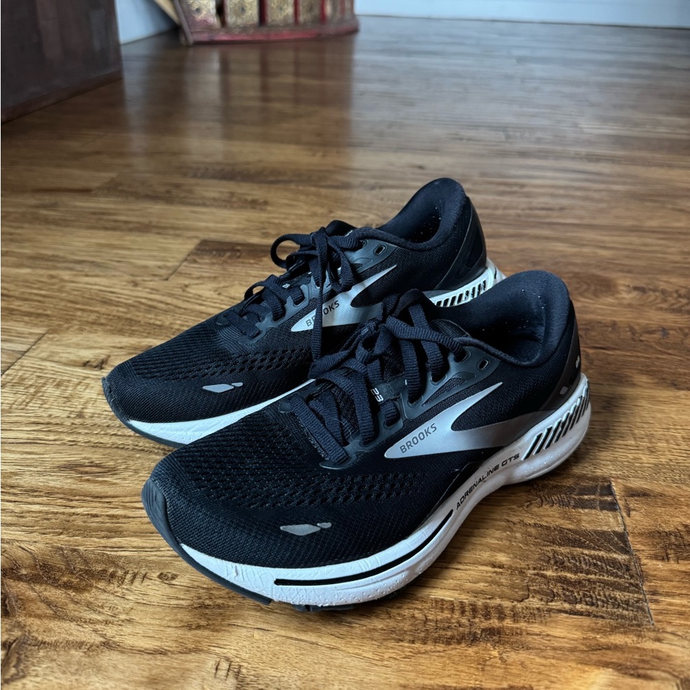 brooks sneakers